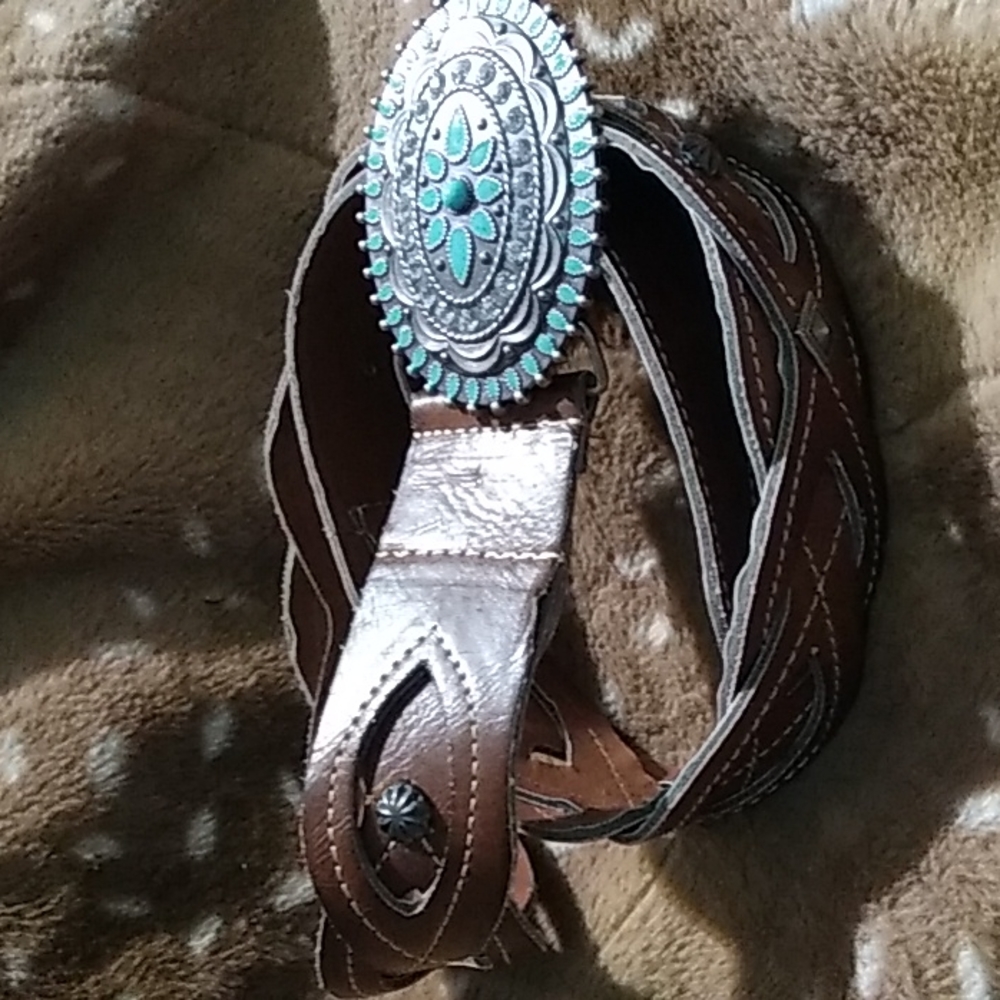 Women's size 10 chico western faux leather belt